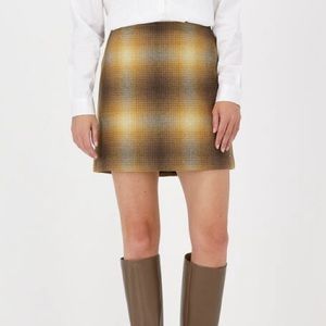 Tommy Hilfiger gold, tan and white plaid mini skirt - Size 10